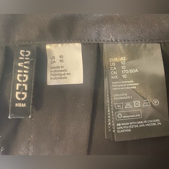 Divided H&M Tennis Skirt size 10 - Picture 3 of 3